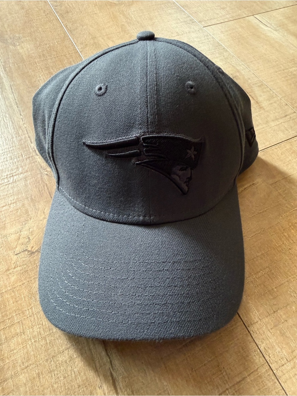New Era 39THIRTY New England Patriots Hat L/XL Charcoal Grey Stretch Fit Cap